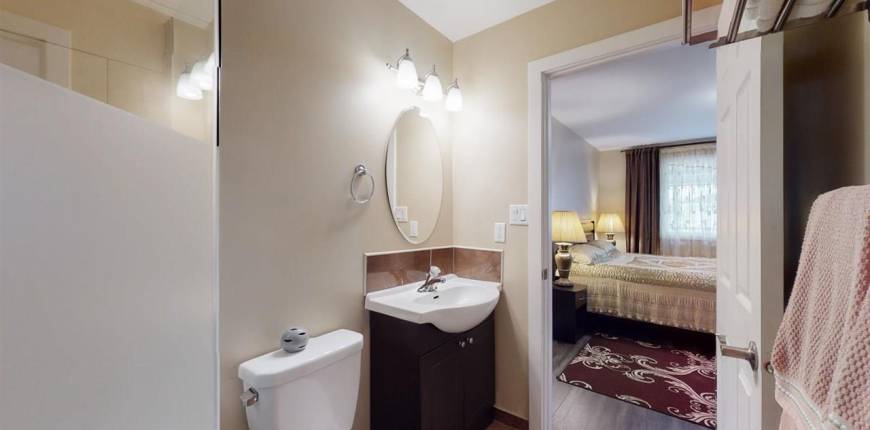 15805 104 AV NW, Edmonton, Alberta, Canada T5P2Y3, 5 Bedrooms Bedrooms, Register to View ,3 BathroomsBathrooms,Townhouse,For Sale,E4242746