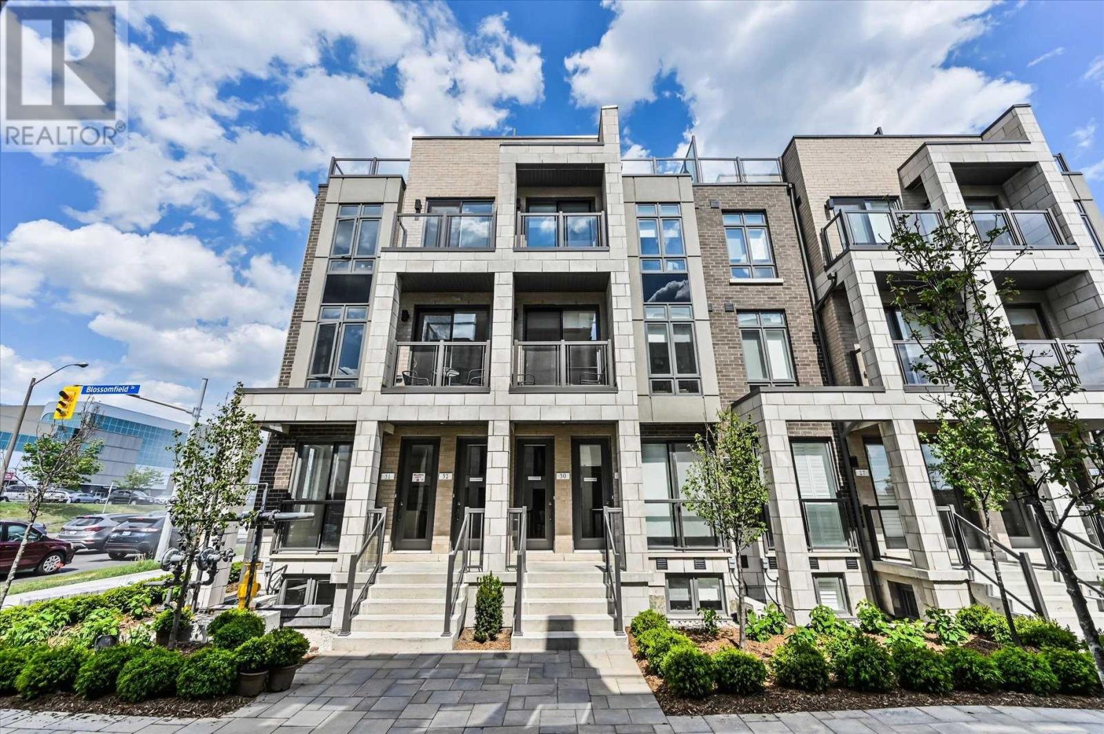 #30 -715 LAWRENCE AVE W, Toronto, Ontario, Canada M6A1B4, 2 Bedrooms Bedrooms, Register to View ,2 BathroomsBathrooms,Townhouse,For Sale,Lawrence,W5275317